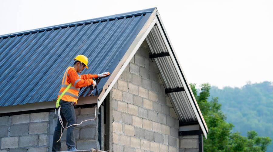 Professional gutter cleaning in Elk Falls, KS